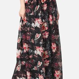 SCORPIUS Women Black & Red Floral Printed Pleated Flared Maxi Skirt image 5