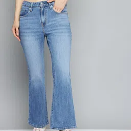 Levis Women 726 Flared High-Rise Light Fade Stretchable Jeans image 3