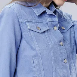 Tokyo Talkies Women Blue Solid Denim Jacket image 4