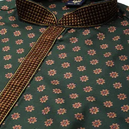 Manyavar Men Green Floral Printed Kurta with Churidar image 2