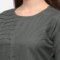 SheWill Women Grey Bell Sleeves Thread Work Kurta image 2