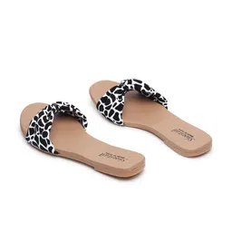 Shoestail Women Printed Open Toe Flats With Bows image 2
