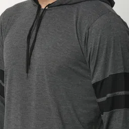 mack jonney VIMAL JONNEY Men Grey & Black Solid Night Suit image 2