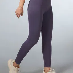 CULT Cross Fit Seamless Sweat Wicking Tights image 4