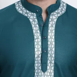 Anug by SOJANYA Men Green & White Gotta Patti Kurta image 4