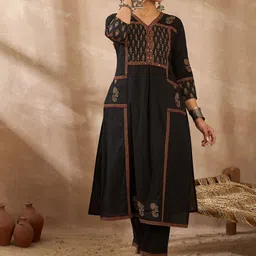 Indo Era Women Ethnic Motifs Embroidered Pleated Sequinned Pure Cotton Kurta with Trousers image 4