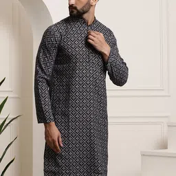 SOJANYA Men Black & Grey Ethnic Motifs Printed Cotton Kurta image 4