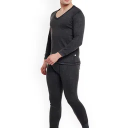 mack jonney VIMAL JONNEY Men Charcoal Solid Thermal Set image 3