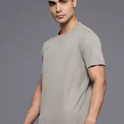 HRX by Hrithik Roshan Men Typography Printed Drop-Shoulder Sleeves T-shirt image 2