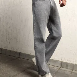 Hubberholme Men Clean Look Heavy Fade Light Shade Mid-Rise Relaxed Fit Pure Cotton Jeans image 4