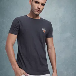 The Roadster Lifestyle Co. Solid Round Neck T-shirt image 5