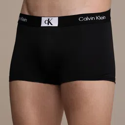 Calvin Klein Underwear Men Solid Low Rise Trunk NB3406UB1 image 3