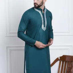Anug by SOJANYA Men Green & White Gotta Patti Kurta image 3