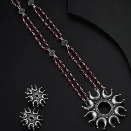 House of Aadyaa 92.5 Silver Garnets Chandrakor Motif Set image 2