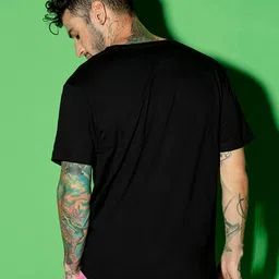 Bewakoof Men Black Printed Round Neck Pure Cotton T-shirt image 4