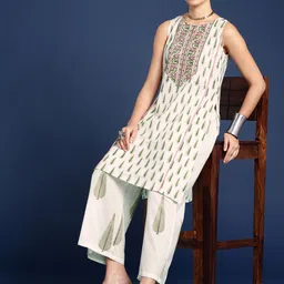 Taavi Sanganeri Ethnic Motifs Indie Florals Printed Kurta with Palazzos image 4