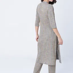 Vishudh Grey Checked Pathani Kurta image 5