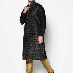 DEYANN Men Black & Off-White Geometric Kurta image 2