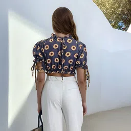 Stylecast X Hersheinbox Floral Print Puff Sleeve Blouson Crop Top image 5