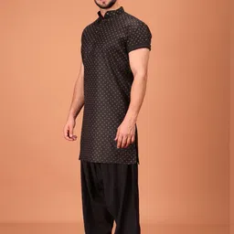 SHIWAM ETHNIX Men Floral Printed Kurta with Salwar image 2