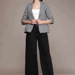 Calvin Klein Jeans Women Loose Low-Rise Jeans image 4