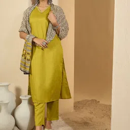 Indo Era Sleeveless V-Neck Straight Kurta With Trousers & Dupatta image 5