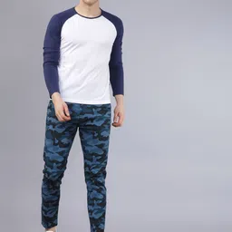 HIGHLANDER Men Blue Tapered Fit Camouflage Printed Chinos image 4