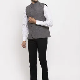 KLOTTHE Men Grey Solid Nehru Jacket image 4