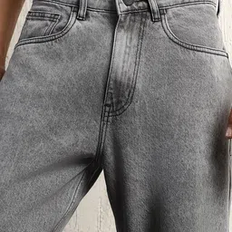Hubberholme Men Clean Look Heavy Fade Light Shade Mid-Rise Relaxed Fit Pure Cotton Jeans image 2