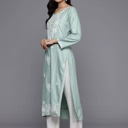Varanga Floral Embroidered Panelled Thread Work Kurta With Trousers & Dupatta image 5