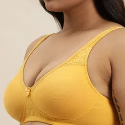 Sztori Plus Size Medium Coverage Bra image 2