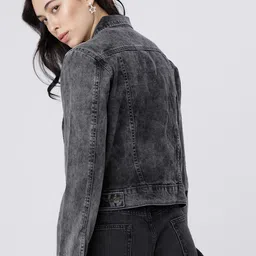 Tokyo Talkies Women Grey Solid Denim Jacket image 5