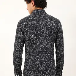 LINDBERGH Men Slim Fit Printed Casual Shirt image 2