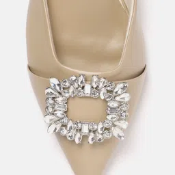 Lino Perros Embellished Kitten Pumps image 5