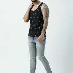 Huetrap Men Black Printed Scoop Neck T-shirt image 3