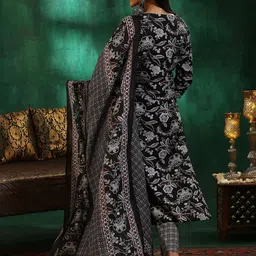 Libas Women Floral Printed Regular Beads and Stones Pure Cotton Kurta with Trousers & With Dupatta image 4