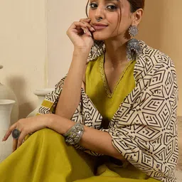 Indo Era Sleeveless V-Neck Straight Kurta With Trousers & Dupatta image 4