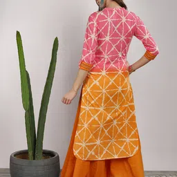 Sangria Women Pink & Orange Printed Kurta with Palazzos & Dupatta image 2