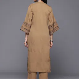 Varanga Women Floral Embroidered Regular Thread Work Silk Crepe Kurta with Trousers image 3