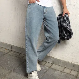 Hubberholme Men Relaxed Fit Low-Rise Light Fade Clean look Cotton Jeans image 3