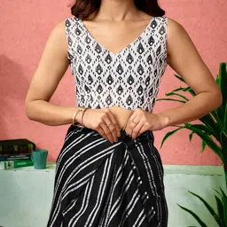 Sangria Striped Printed Ready To Wear Saree With Unstitched Blouse image 3