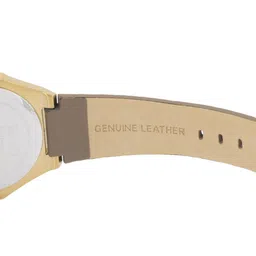 Armani Exchange Women Leather Straps Analogue Watch AX4617I image 4