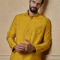 Tasva Men Embroidered Regular Kurta with Churidar image 2