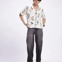 glitchez Men Wide Leg Light Fade Jeans image 2