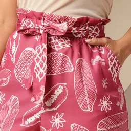 Sztori Women Plus Size Belted Conversational Printed Shorts image 2