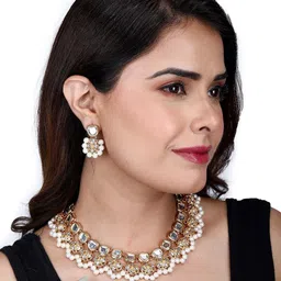 Divisha Gold Plated Stone Studded & Beaded Jewellery Set image 4