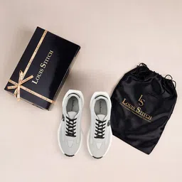 LOUIS STITCH Dutch Men Lightweight Colourblocked Sneakers image 4