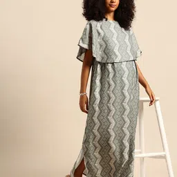 Mystere Paris Geometric Print Flared Sleeve Maternity A-Line Maxi Dress image 4