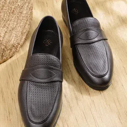 House of Pataudi Men Coffee Brown Handcrafted Textured Leather Formal Slip-On Shoes-picture-15