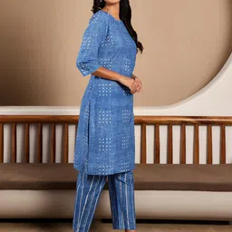 W Geometric Print Cotton Co-Ord Kurta Set With Slim Pant image 4